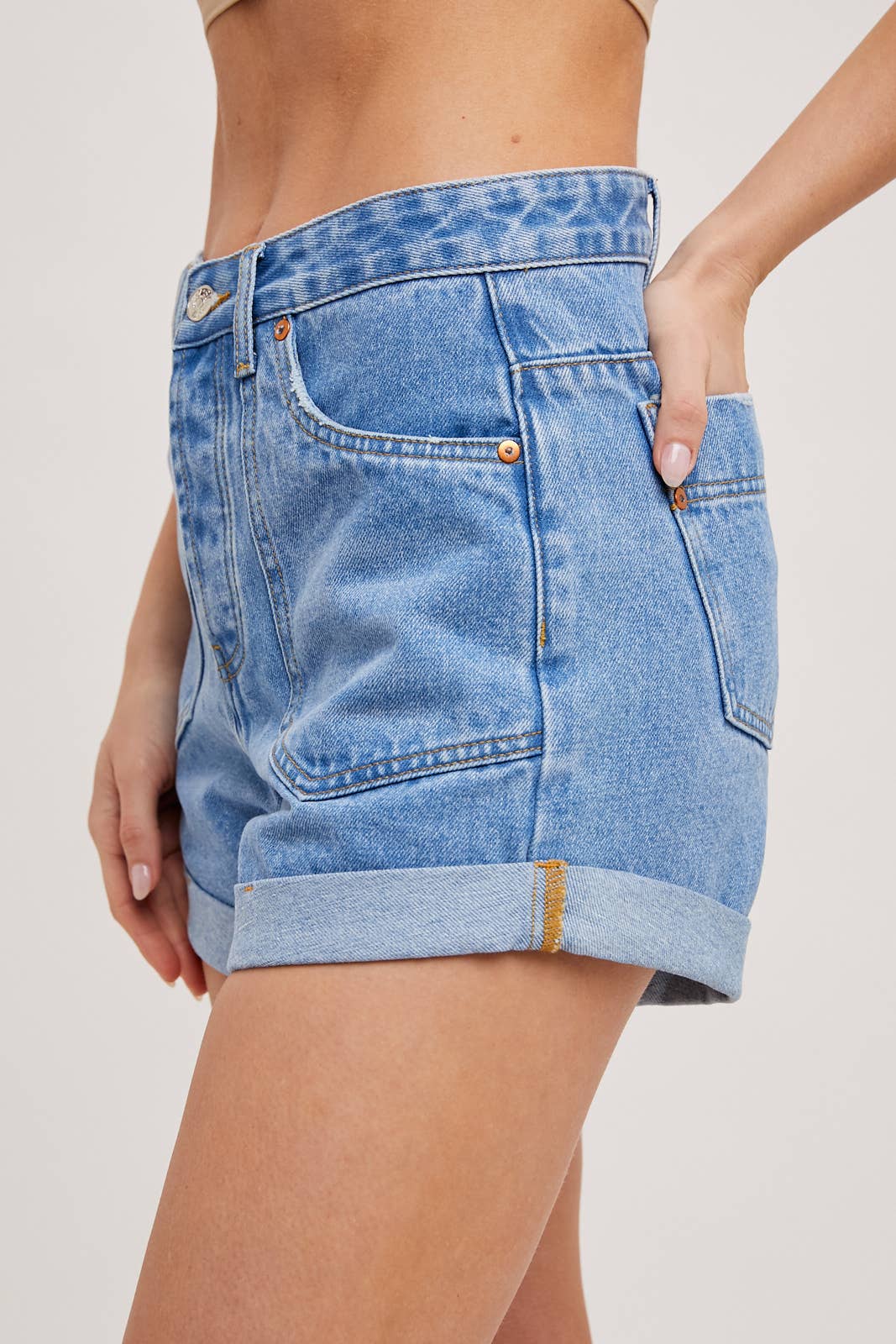 WESTERN POCKET ROLLED HEM DENIM SHORTS