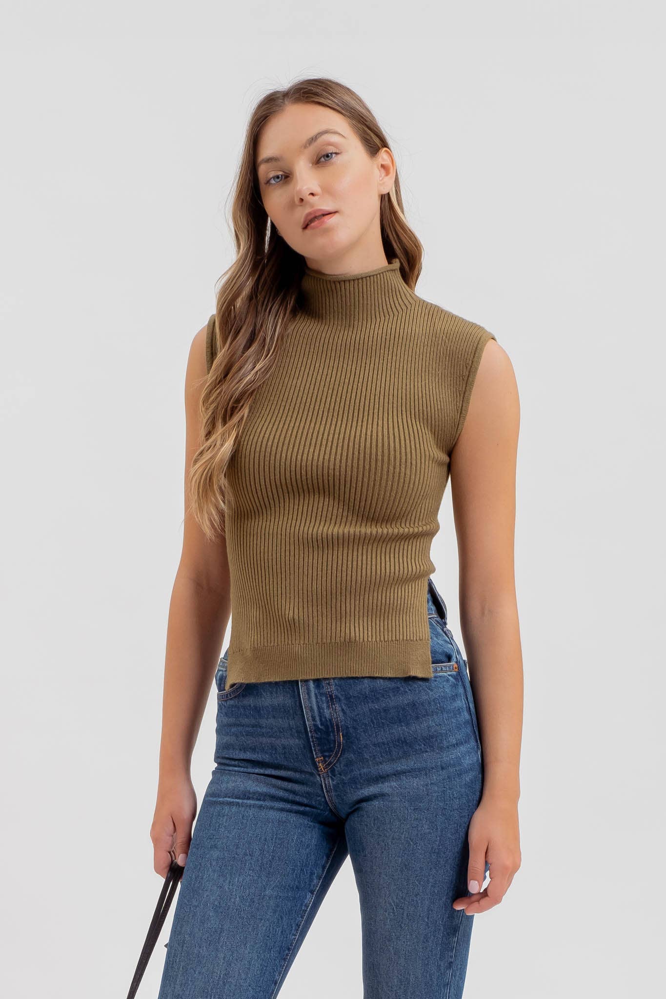 SLEEVELESS TURTLENECK SIDE SLIT SWEATER KNIT TOP