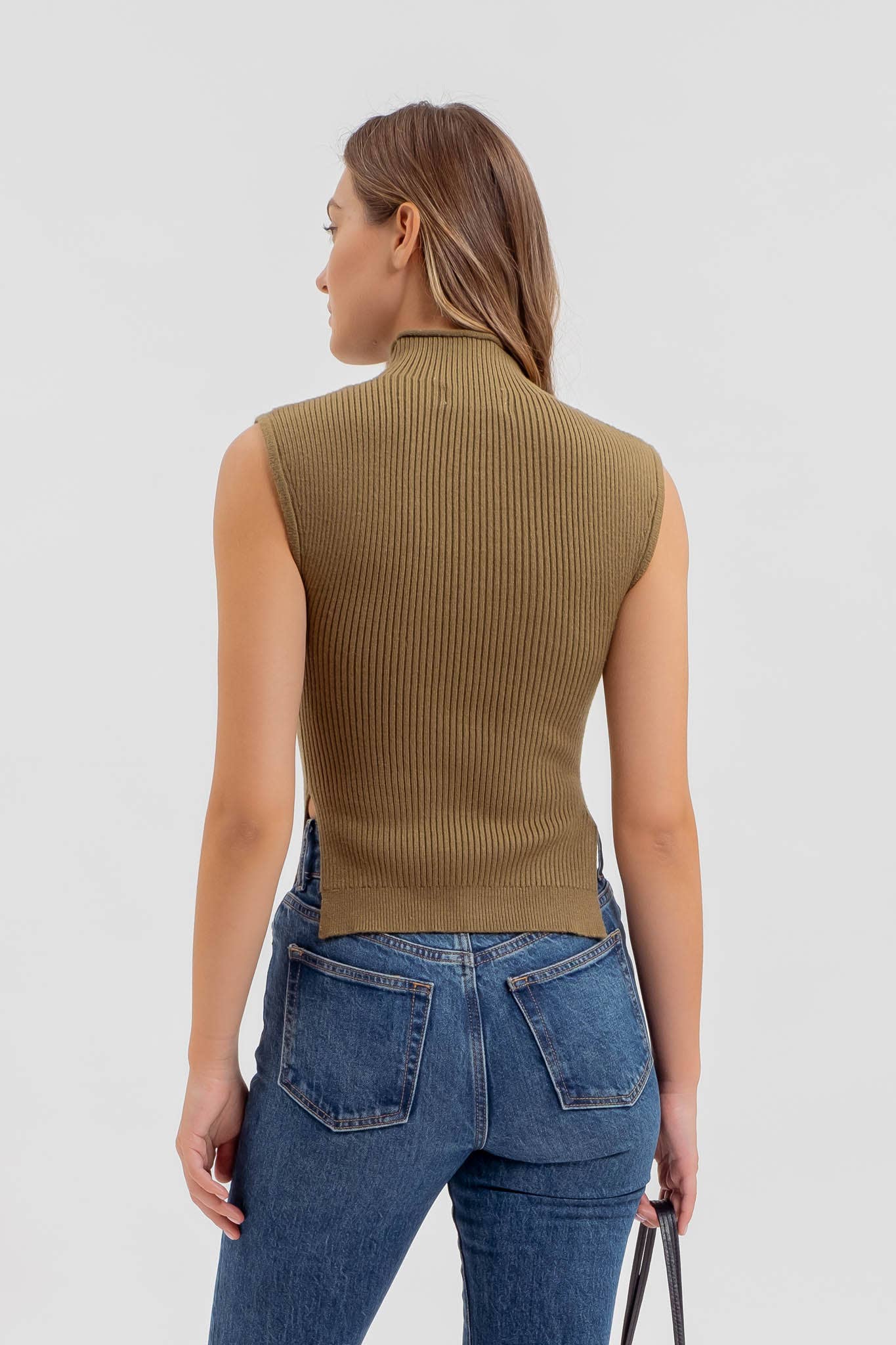 SLEEVELESS TURTLENECK SIDE SLIT SWEATER KNIT TOP